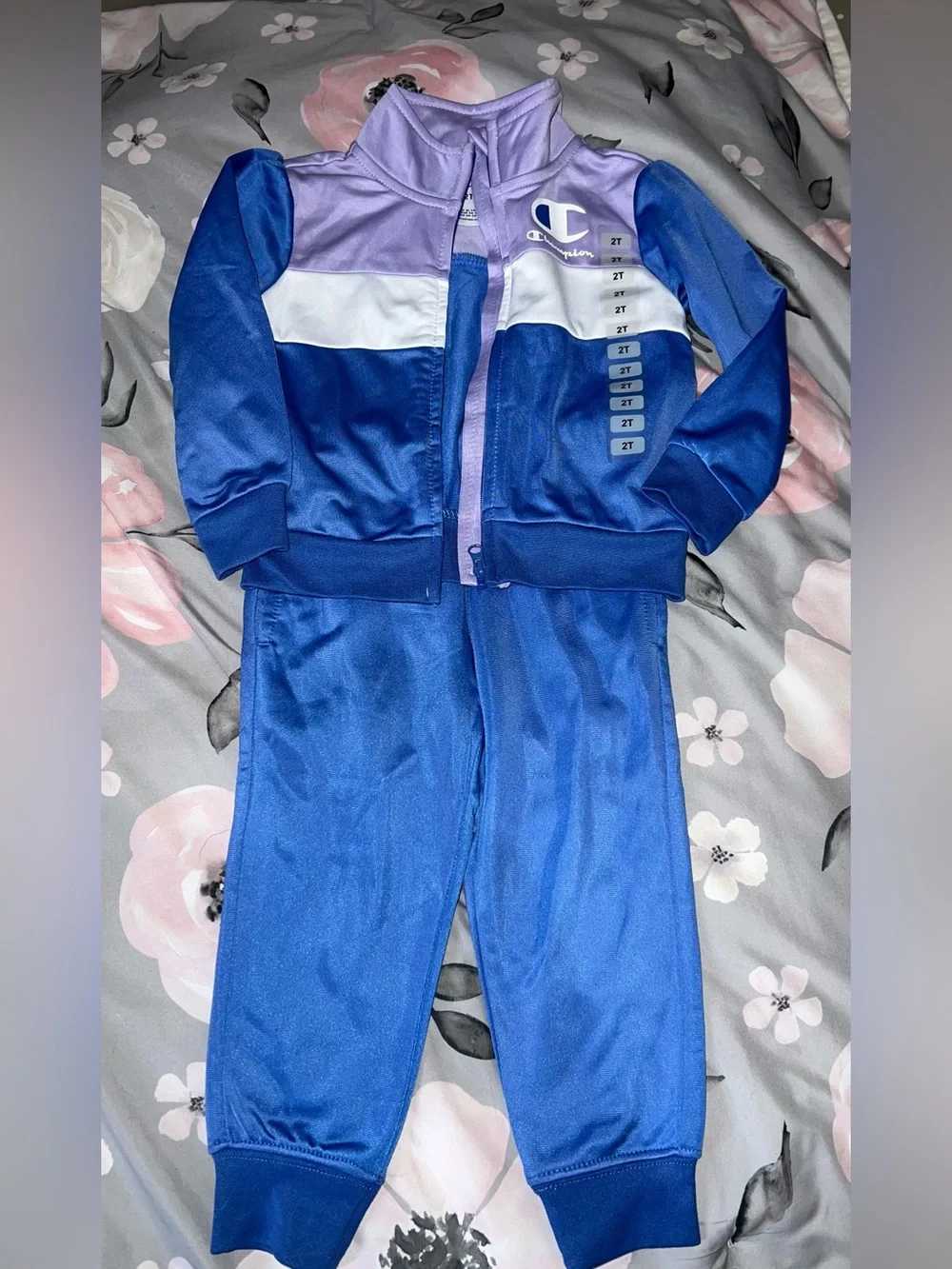 NEW Champion Outfit